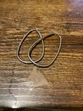 14k white gold teardrop hoop earrings